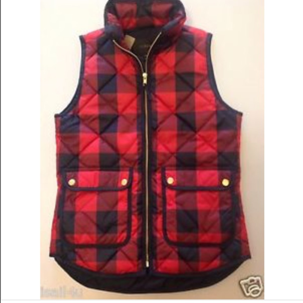 Women’s Red Plaid Quilted Vest - Classic Sleeveless Jacket